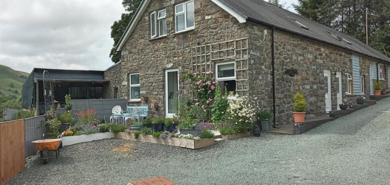 Pant Glas Barn Llanbrynmair Bagian luar foto